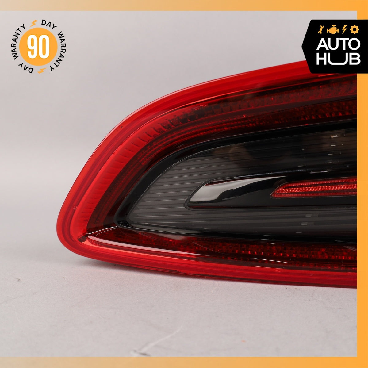 15-18 Porsche Macan 95B S GTS Right Side Outer Tail Light Lamp 95B945096E OEM - photo 8