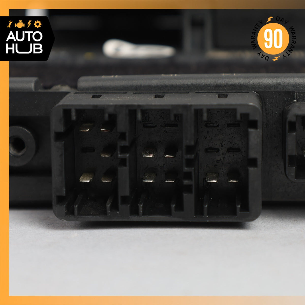 Mercedes R230 SL500 SL55 AMG Under Seat Control Module Left Driver Side OEM - photo 5