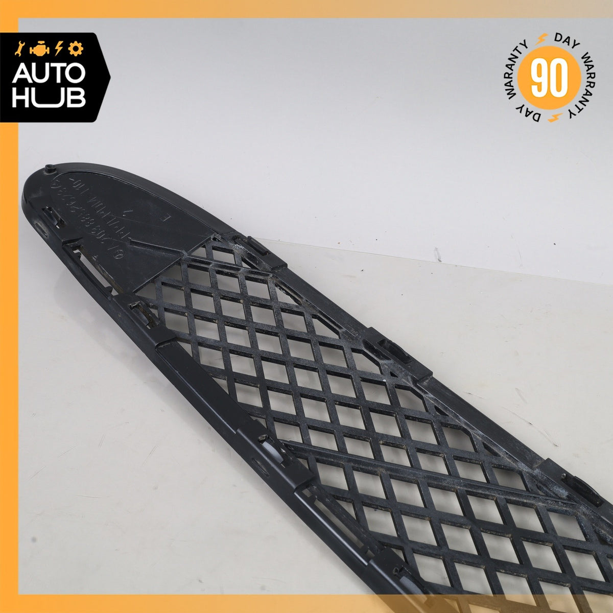 01-04 Mercedes W203 C320 C240 Base Front Bumper Center Mesh Grille OEM - photo 7