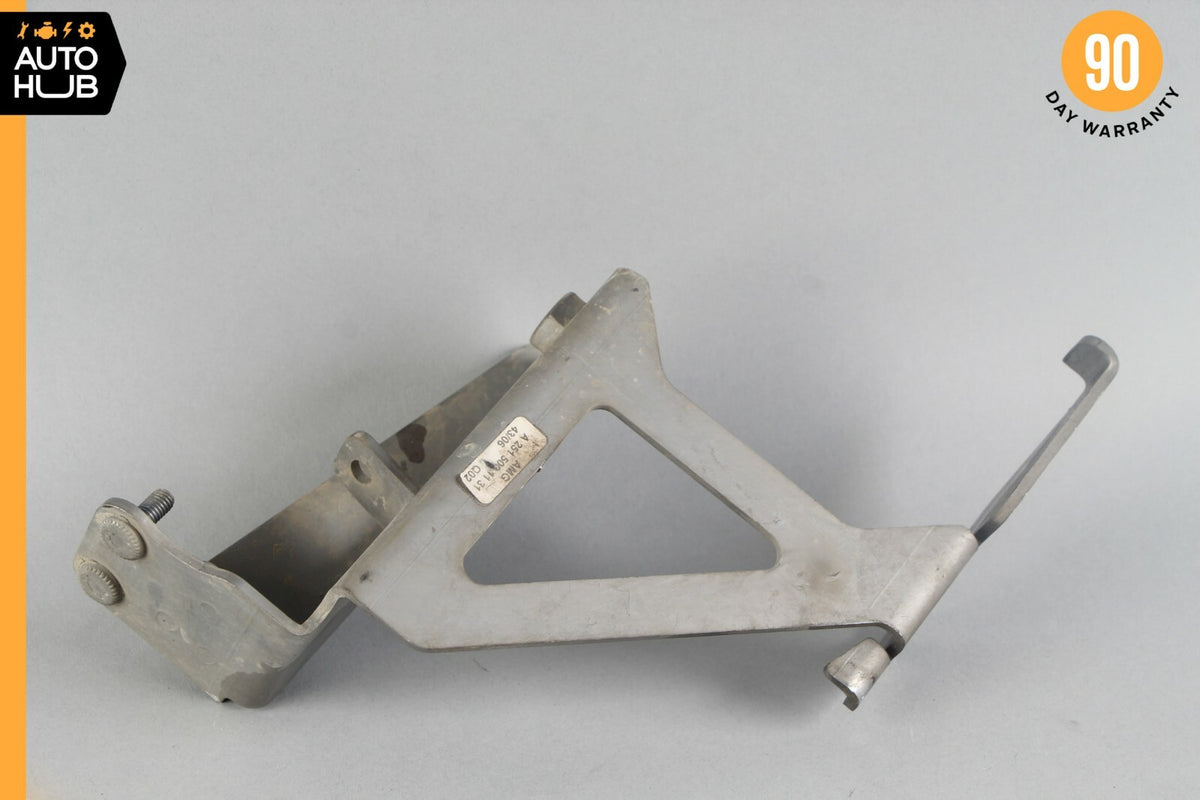07-11 Mercedes W164 ML63 R63 AMG Left Engine Oil Cooler Mount Bracket 2515001131 - photo 1