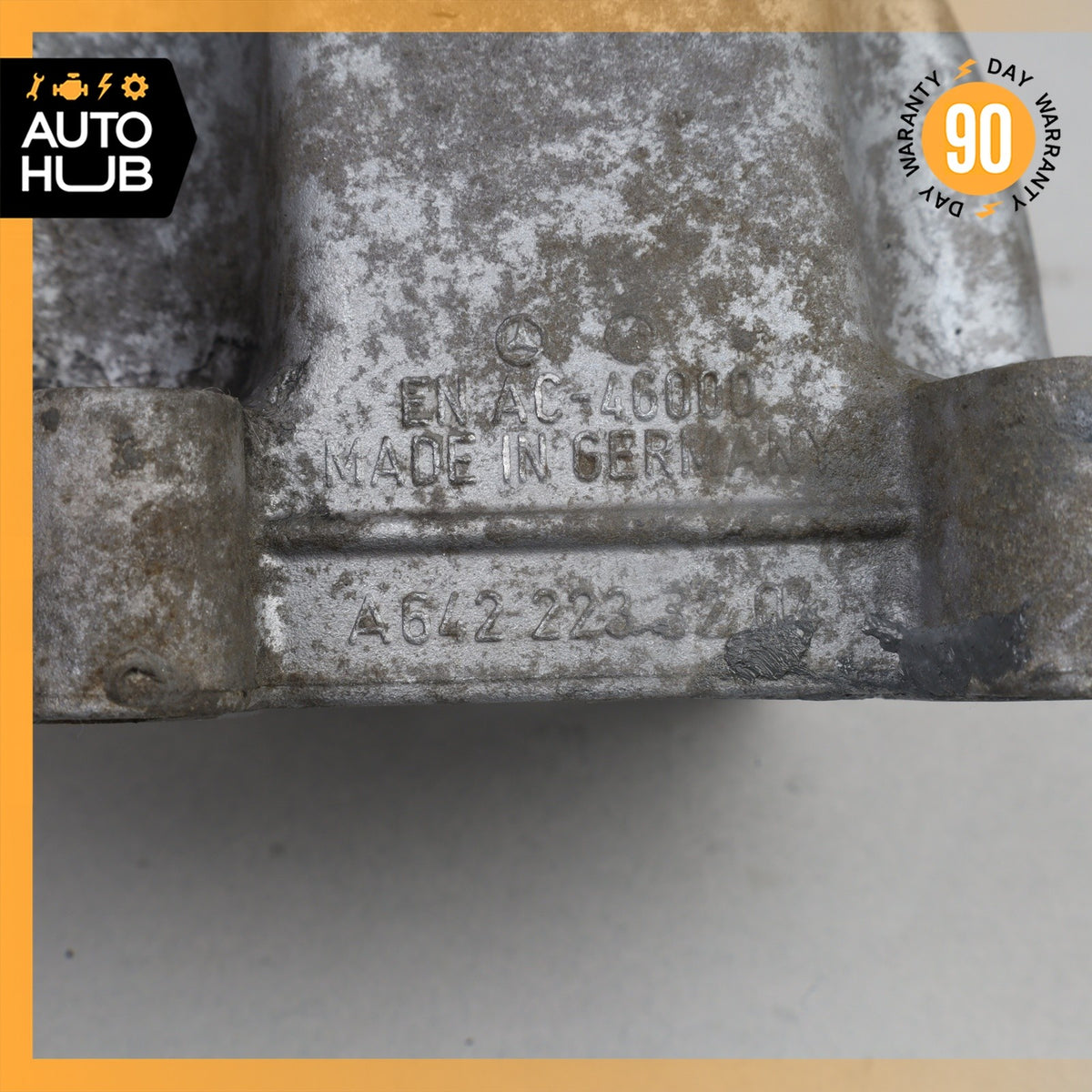 Mercedes W164 ML350 R350 Bluetec Diesel Engine Motor Right Side Mount Bracket - photo 7