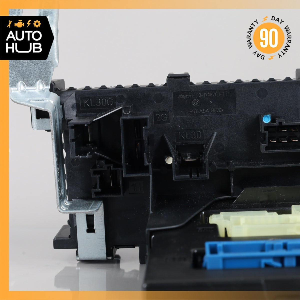 08-09 Mercedes W204 C63 C350 C280 C230 Rear Fuse Relay Box Module OEM - photo 8