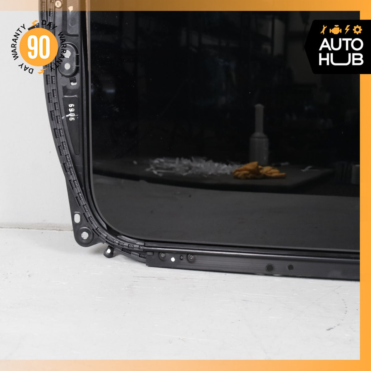 15-24 Porsche Macan 95B Turbo Panoramic Roof Glass Frame Black OEM 64k - photo 8