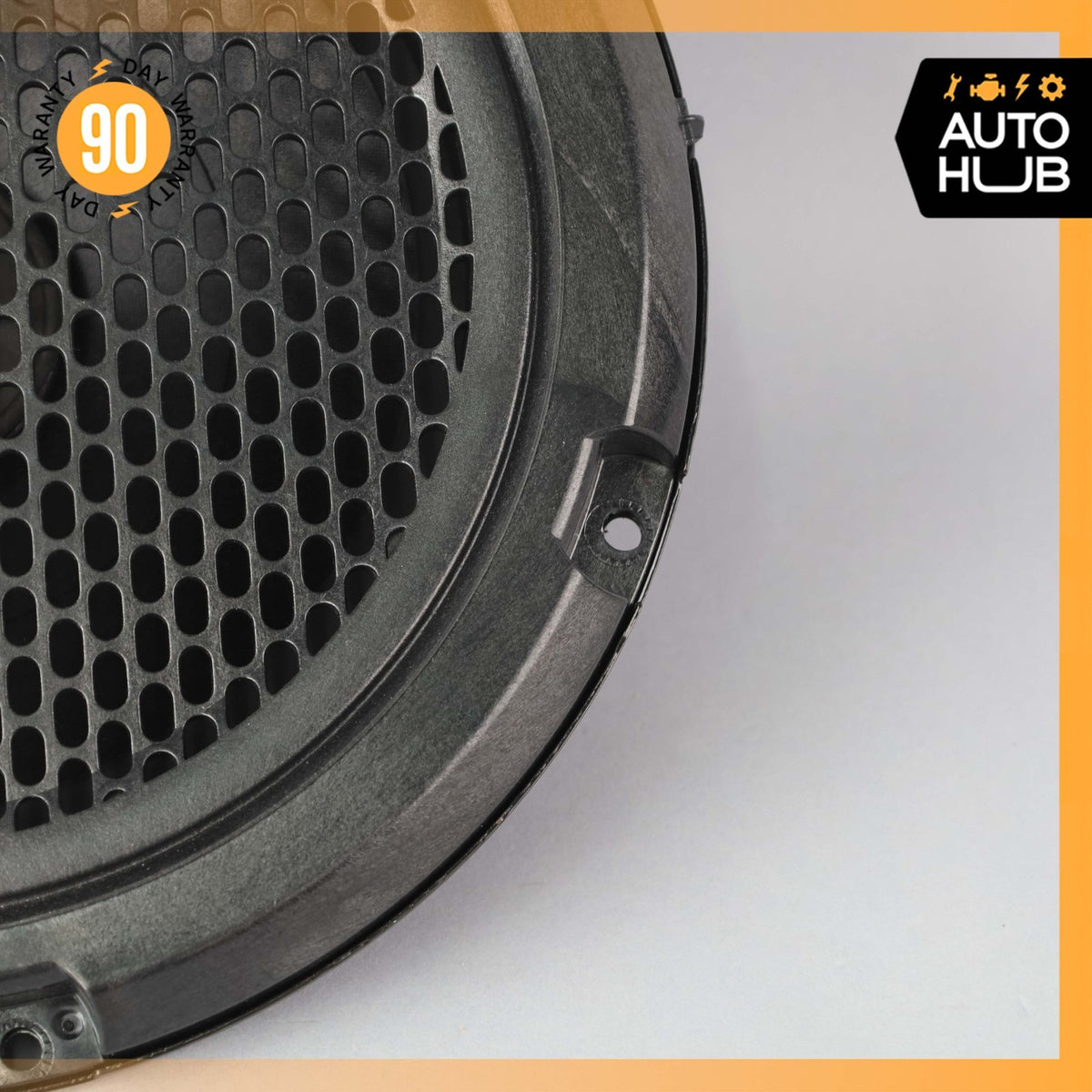 17-24 Maserati Levante M161 Rear Subwoofer Sub Woofer Speaker 670100017 OEM 35k - photo 5