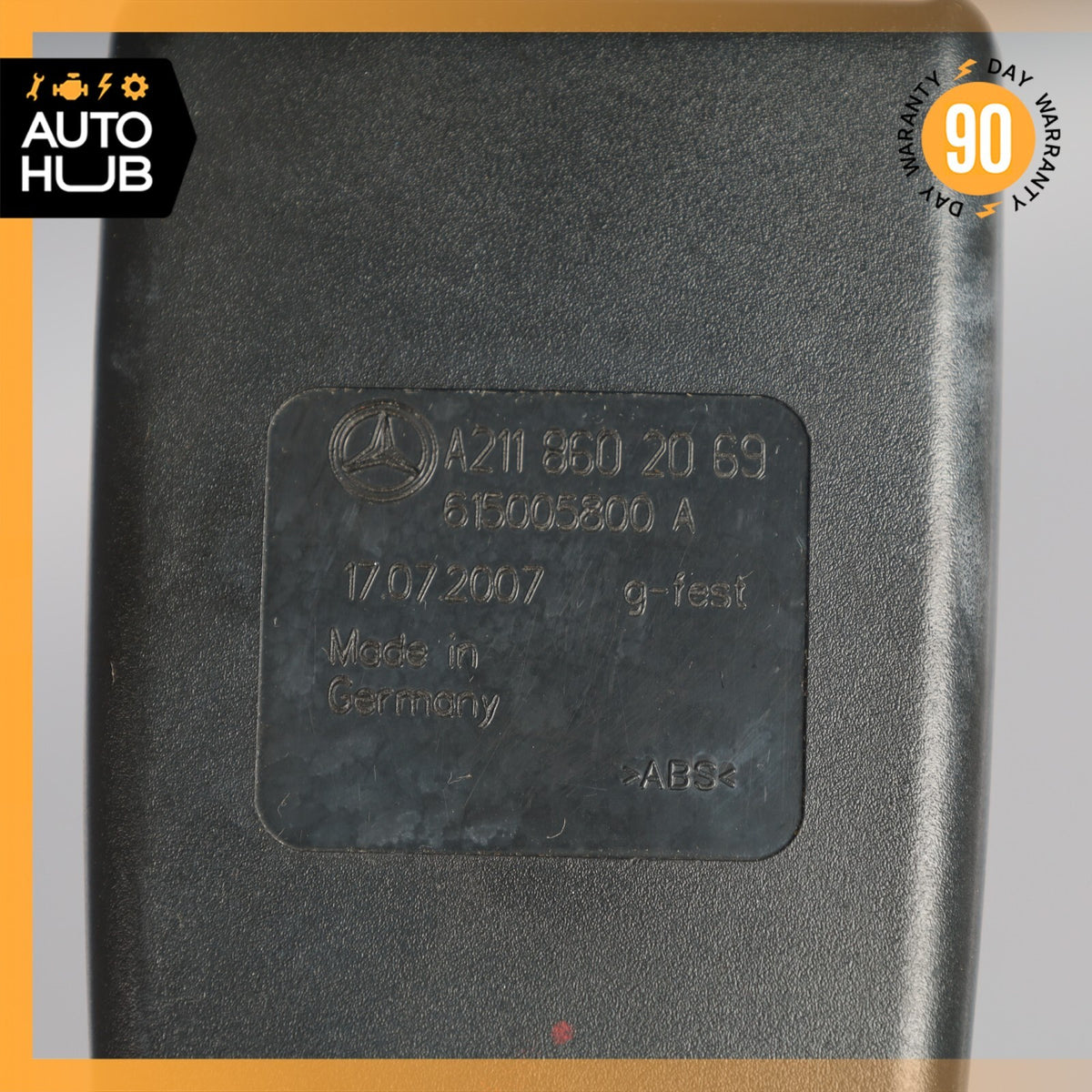 07-09 Mercedes W211 E350 CLS550 Front Right Side Seat Belt Buckle Black OEM - photo 13