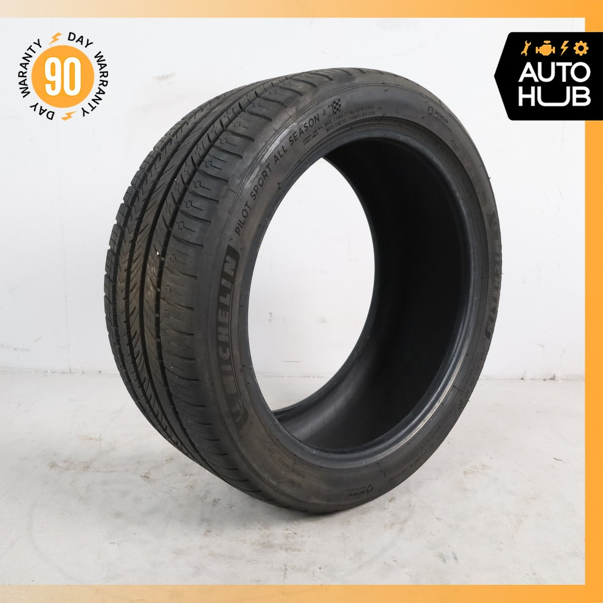 255/40ZR18 Michelin Pilot Sport All Season 4 255 40 18' 99Y XL 8.5/32" Tire - photo 1