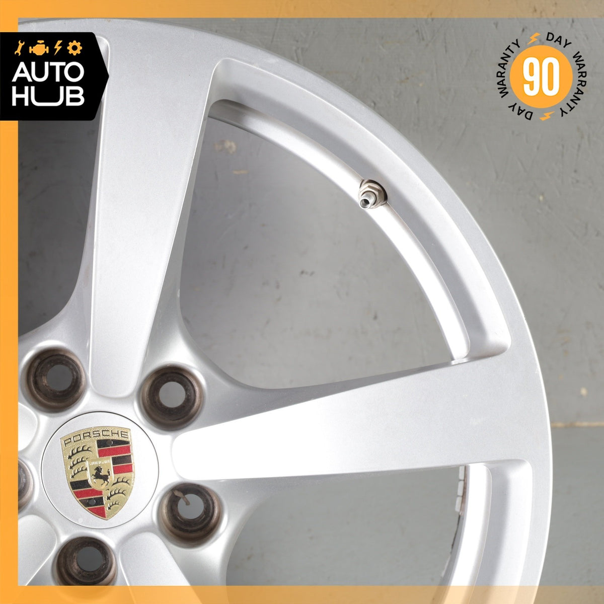 Porsche Macan 95B S 8 x 18 18" Front Wheel Rim Silver 95B601025AP OEM - photo 3