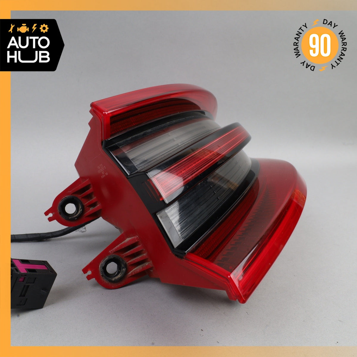15-18 Porsche Maan 95B Right Side Outer Tail Light Lamp 95B945096E OEM 81k - photo 5