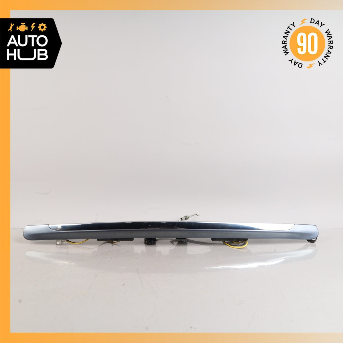 03-13 Maserati Quattroporte M139 Rear Trunk Lid Moulding Plate w/Lights OEM 84k - photo 2