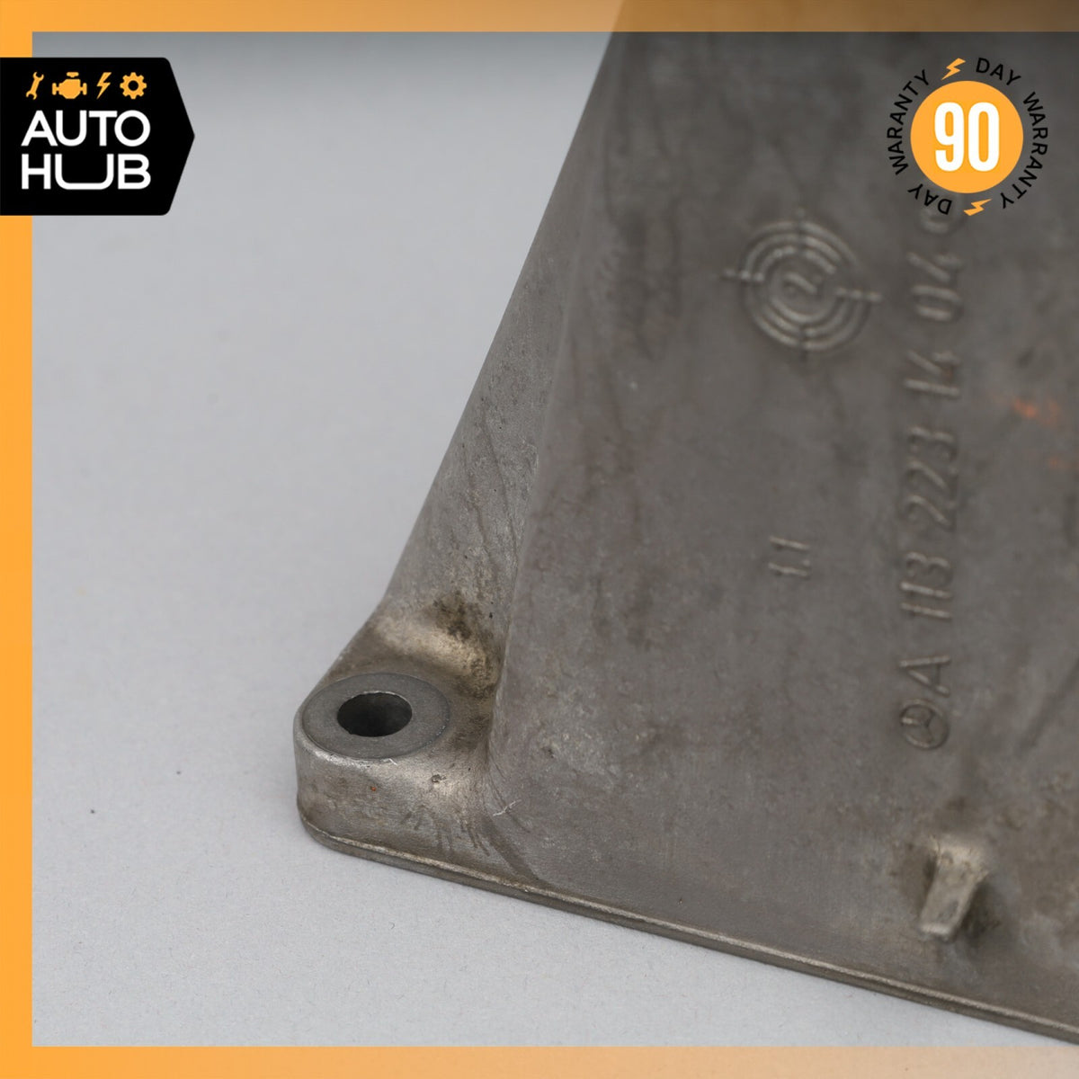 03-06 Mercedes R230 SL500 Engine Motor Right Passenger Side Mount Bracket OEM - photo 4