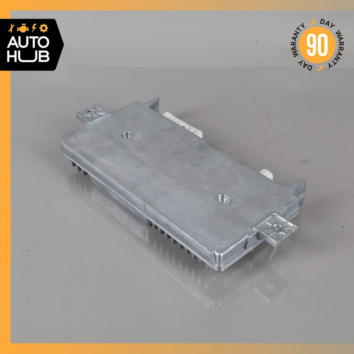 2018 Mercedes W213 E300 Park Assist / Rear Camera Control Module 2139003515 OEM - photo 8