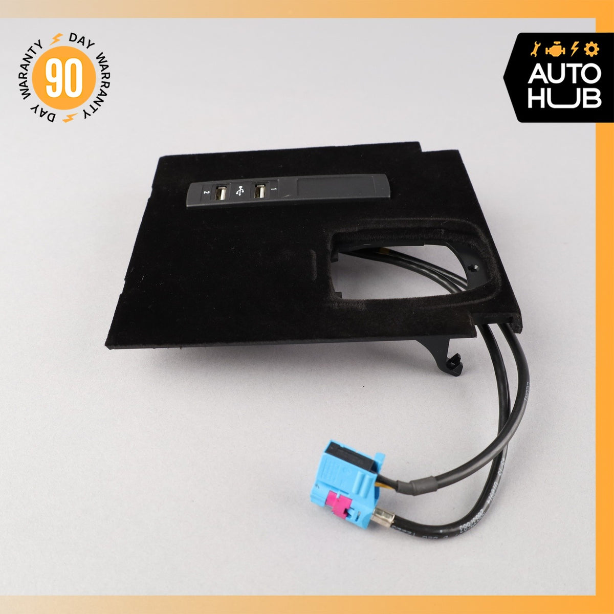 14-17 Mercedes W217 S550 S600 S63 AMG Center Console Socket USB Port w/ Trim OEM - photo 3