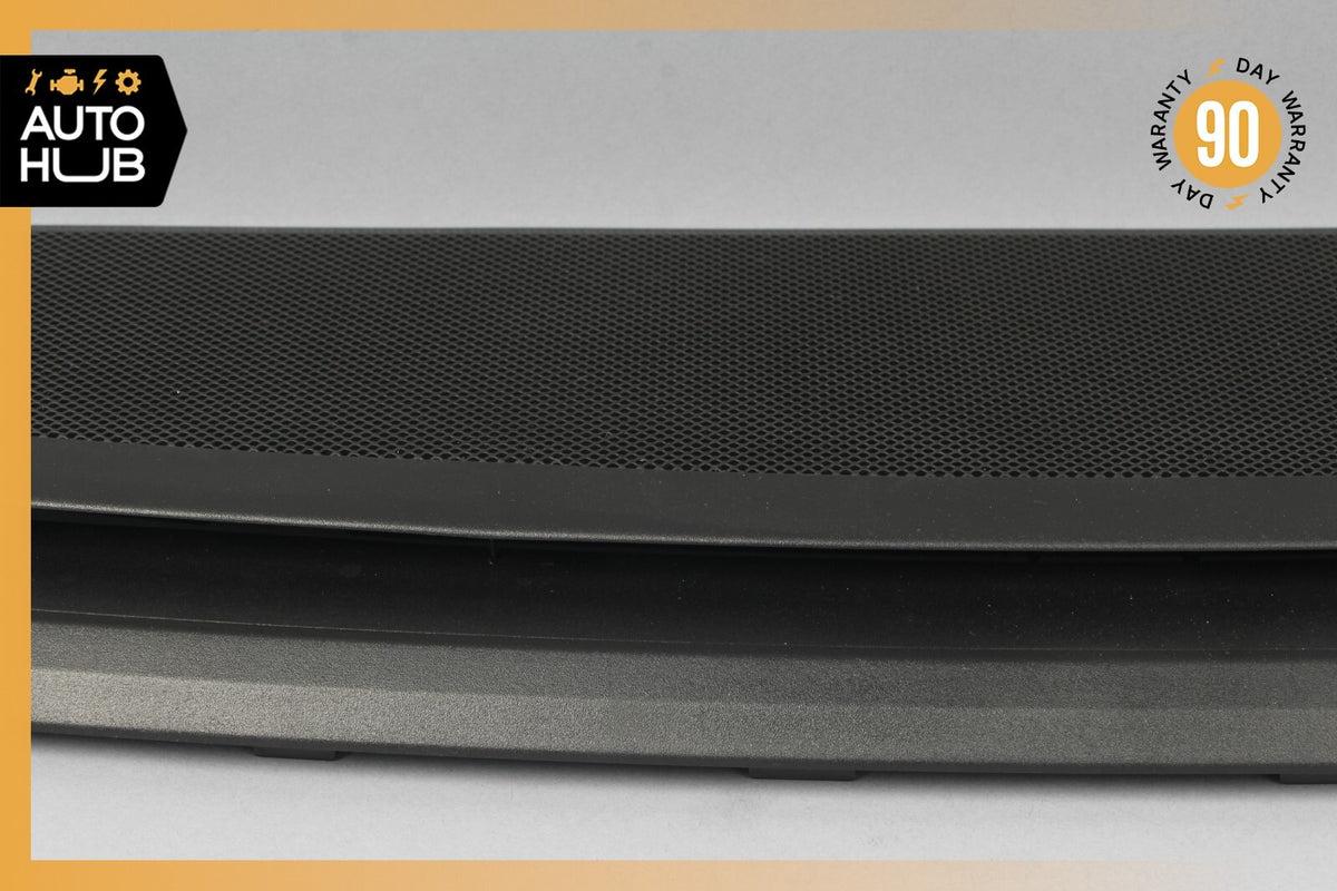 12-18 Mercedes W218 CLS63 CLS400 Rear 3RD Third Brake Stop Light Trim Black OEM - photo 4