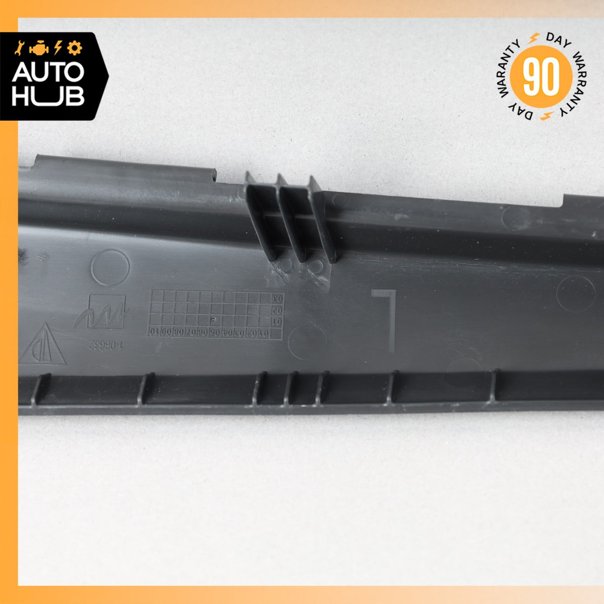 Porsche Macan 95B Front Left Center A-Pillar Cover Panel Trim Black OEM 88k - photo 8