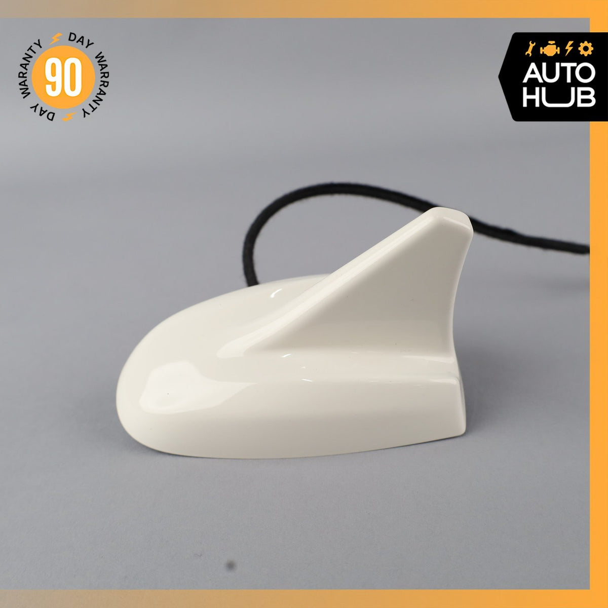 14-17 Maserati Quattroporte M156 Shark Fin Radio Antenna White OEM - photo 2