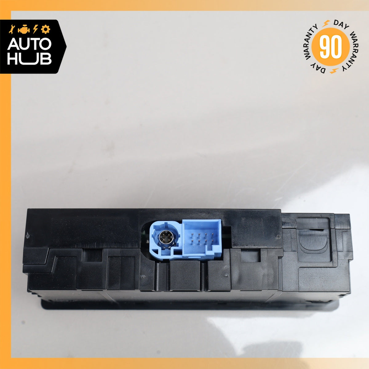 Mercedes W205 C300 C350e Center Console Socket USB Port OEM - photo 5