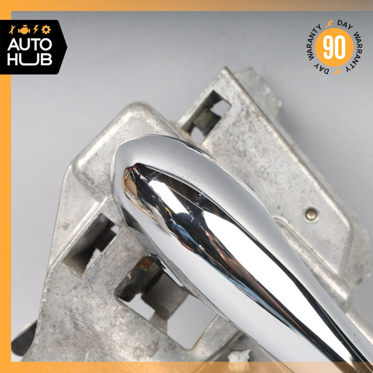 08-19 Maserati GranTurismo M145 Front Right Side Exterior Door Handle OEM - photo 2
