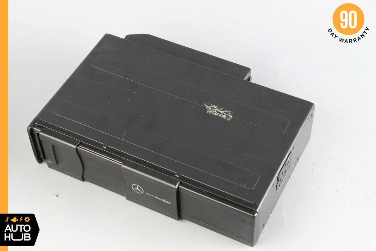 05-09 Mercedes R230 SL500 C230 CLK350 CD Changer 6 Disk Player 2038703389 OEM - photo 1
