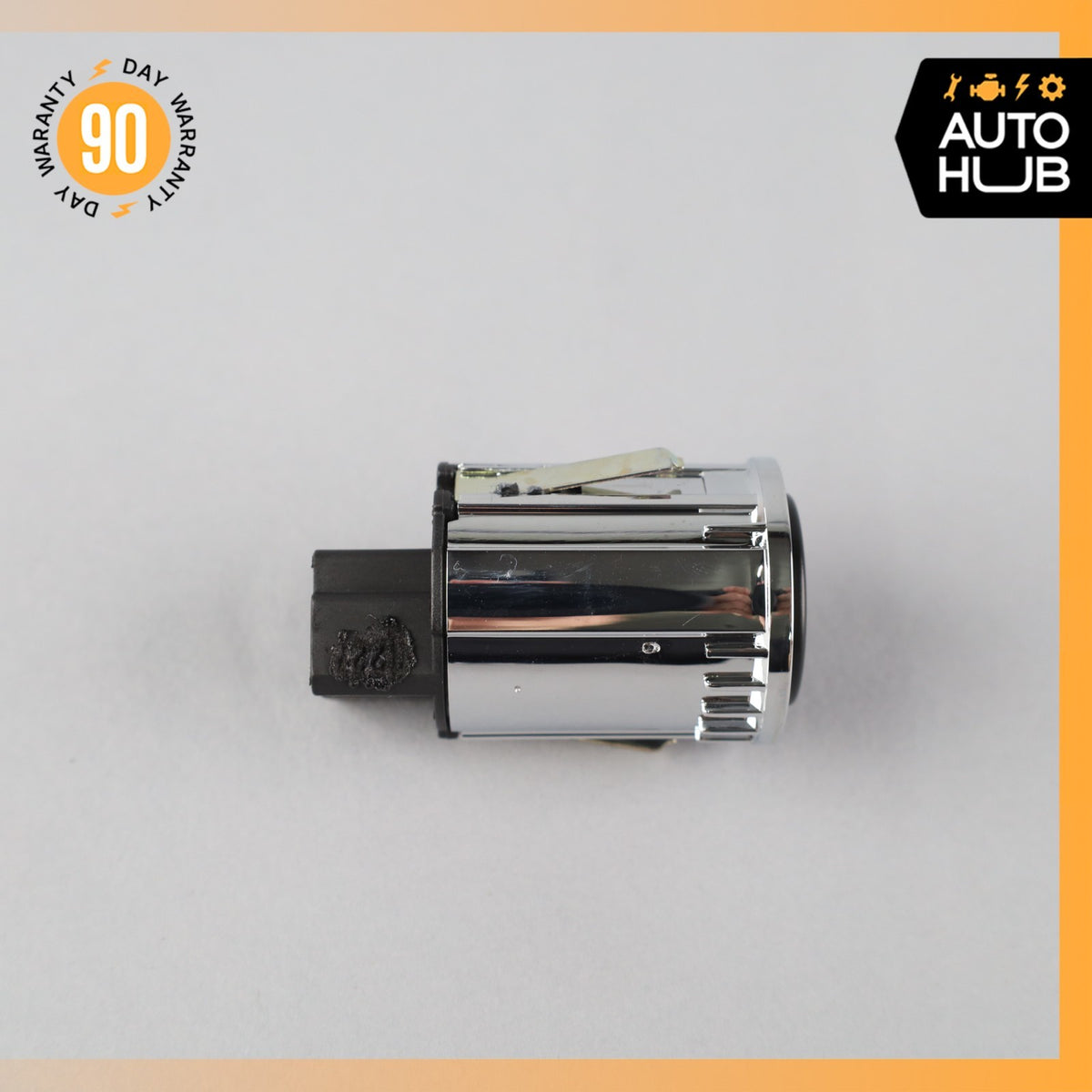 Aston Martin V8 Vantage Active Glove Box Release Switch Button OEM 26k - photo 5