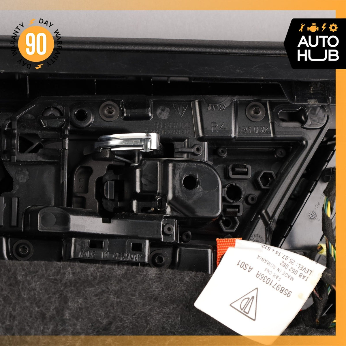 15-24 Porsche Macan 95B Front Right Passenger Side Interior Door Panel OEM 74k - photo 20