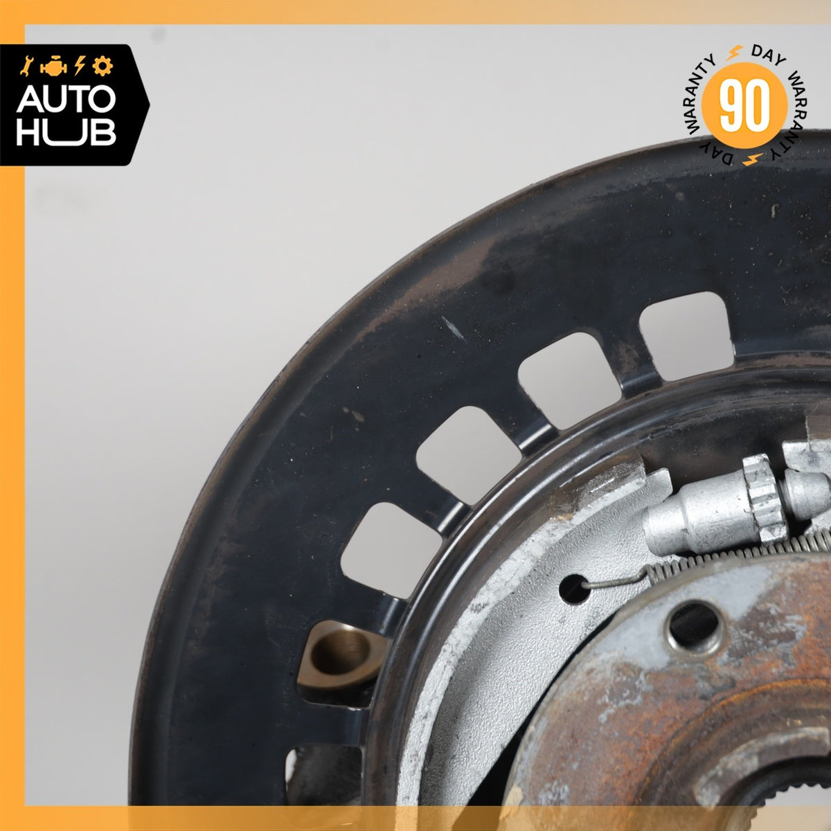 Porsche Cayenne 955 Rear Left Side Spindle Knuckle Hub w/ Shield OEM - photo 3
