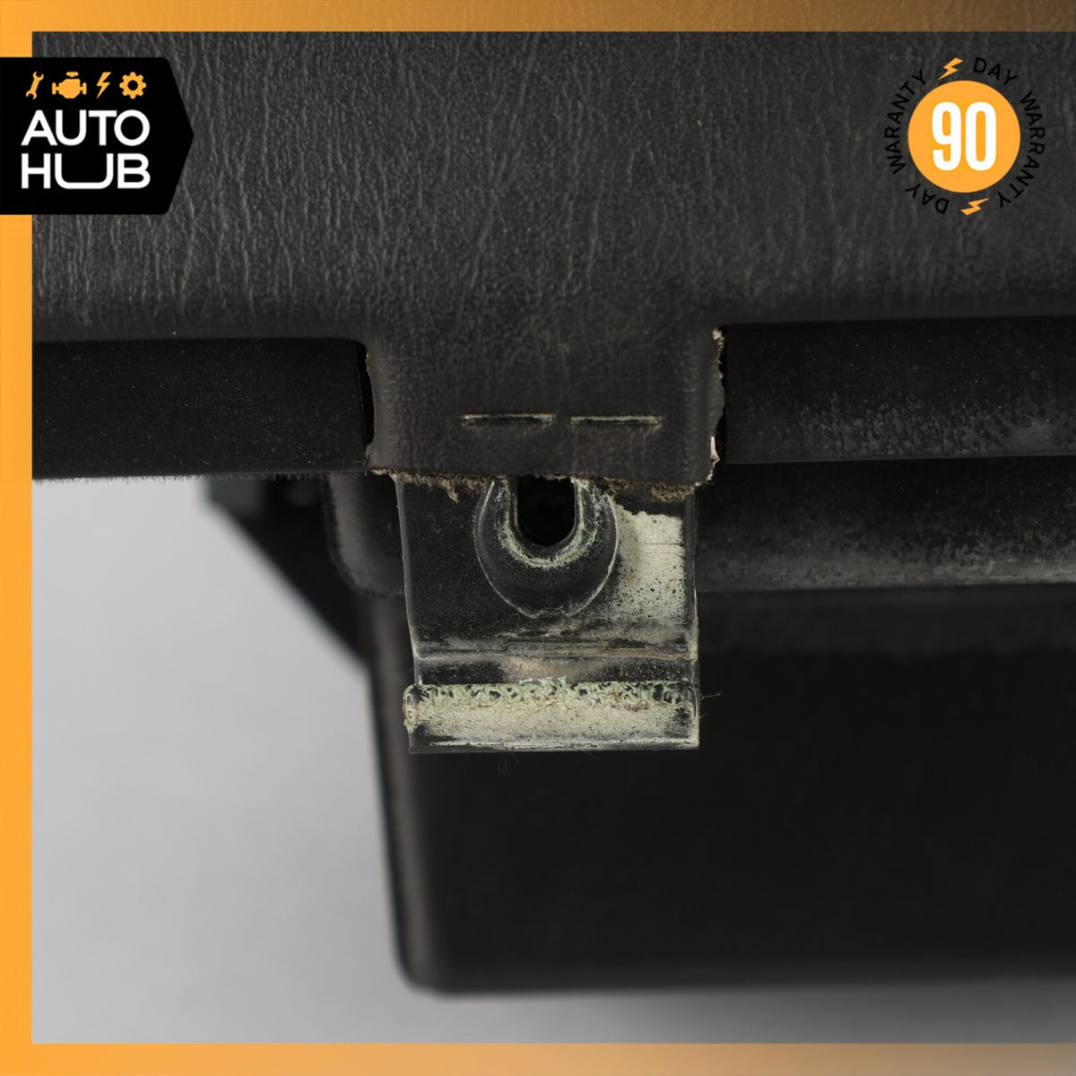 04-09 Cadillac XLR Dash Dashboard Glove Box Compartment Black 15913751 OEM - photo 10