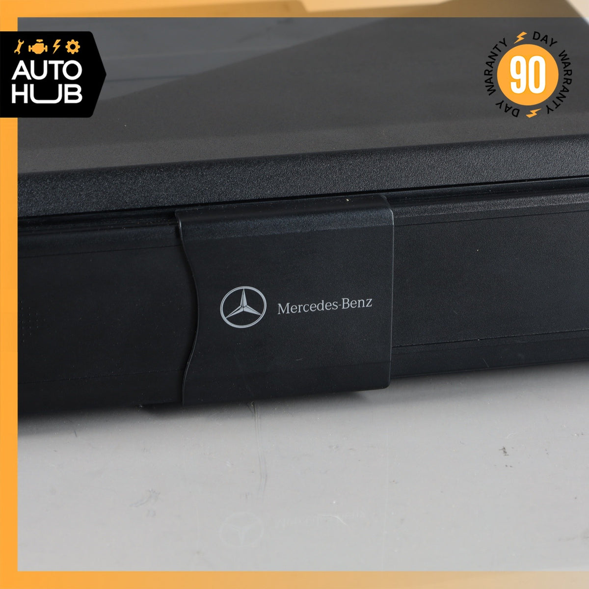 03-08 Mercedes W209 CLK500 S430 S430 CD Changer 6 Disk Player MC3330 OEM 78k - photo 4