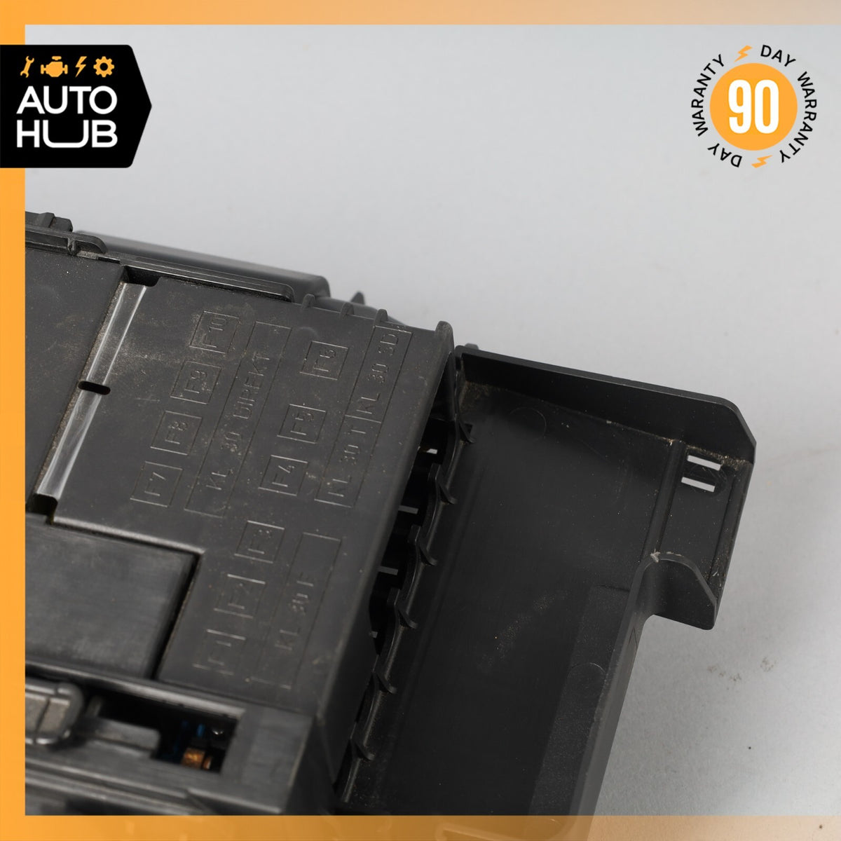 11-18 Porsche Cayenne Rear Trunk Fuse Relay Junction Box OEM - photo 4