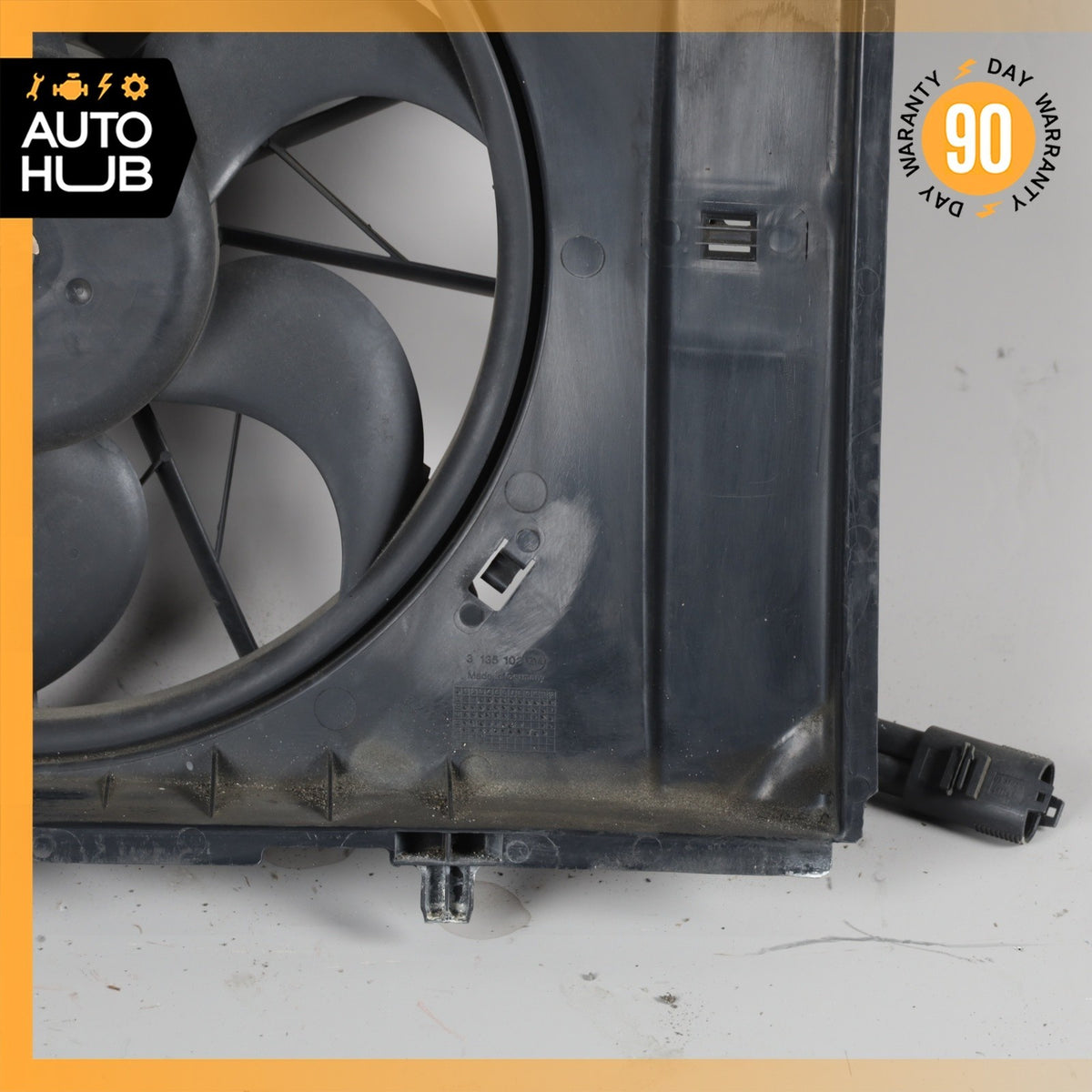 Mercedes R170 SLK230 Engine Motor Cooling Radiator Fan Assembly OEM - photo 12