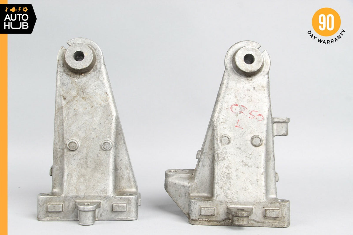 12-15 Mercedes W204 C250 Engine Motor Bracket Mount Right & Left Set of 2 OEM - photo 2