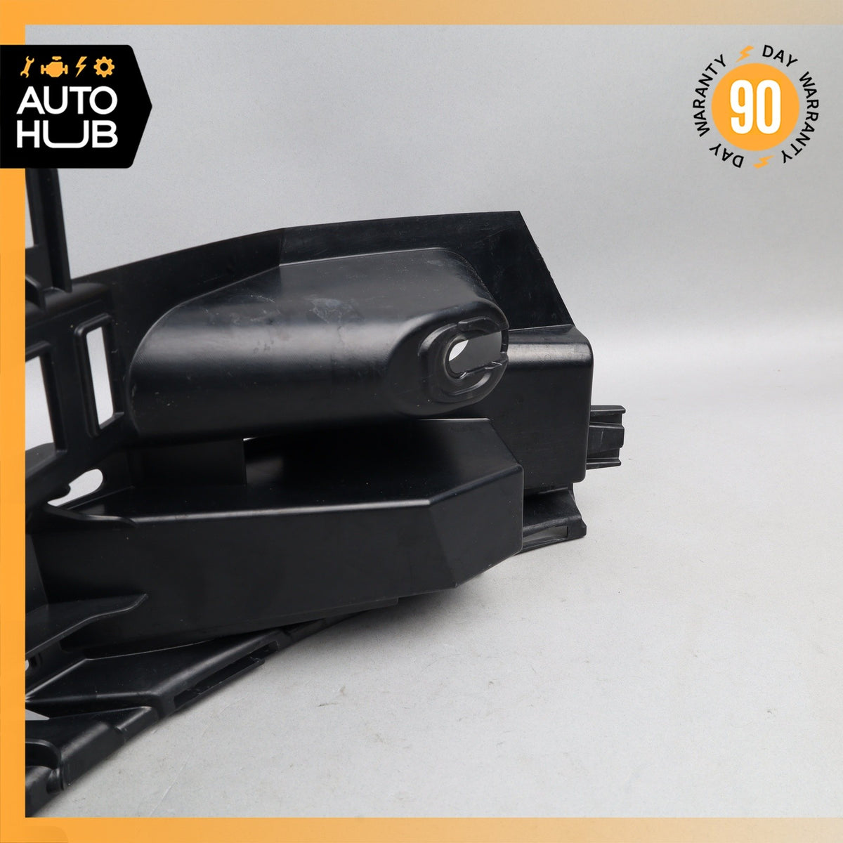 Porsche Macan S 95B Rear Right Side Bumper Mount Bracket 95B807484 OEM - photo 9