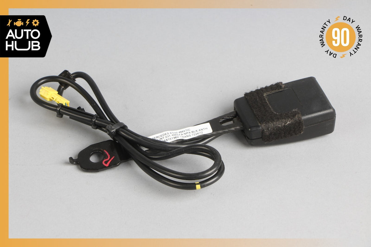 Mercedes W211 E350 E320 CLS500  Front Right Passenger Side Seat Belt Buckle OEM - photo 6