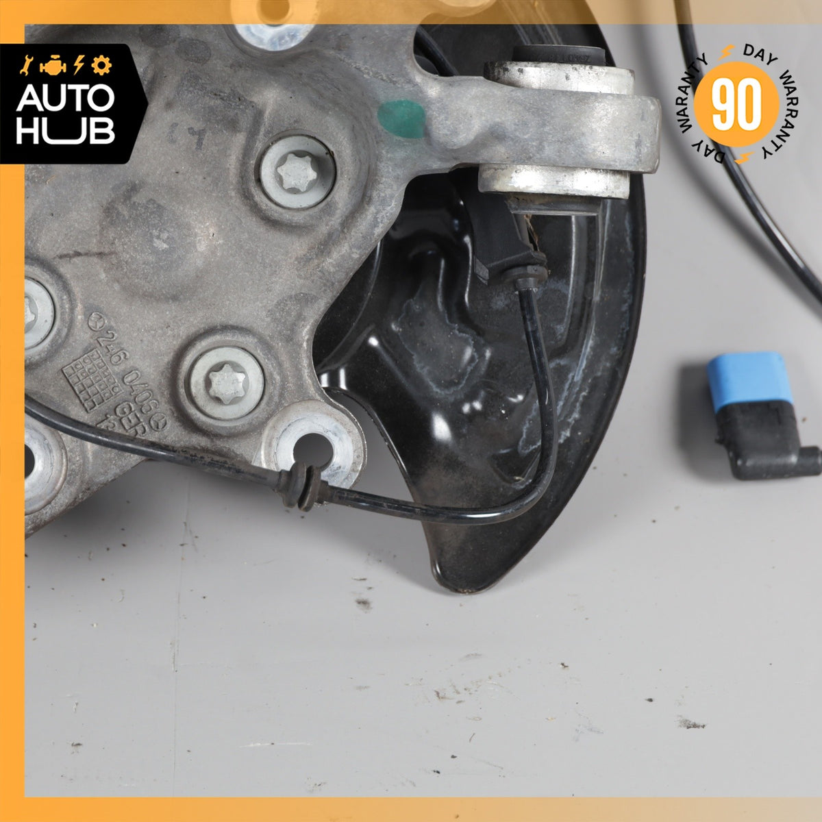 Mercedes W242 B250e Rear Right Side Spindle Knuckle Hub OEM - photo 13