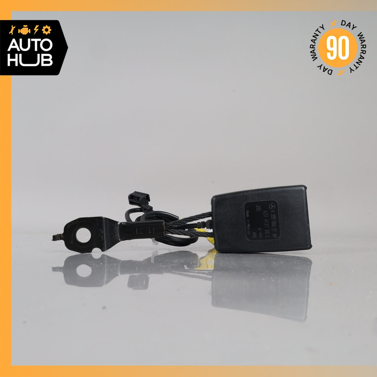 15-18 Mercedes W205 C300 C43 AMG Seat Belt Buckle Front Right or Left Side OEM - photo 3