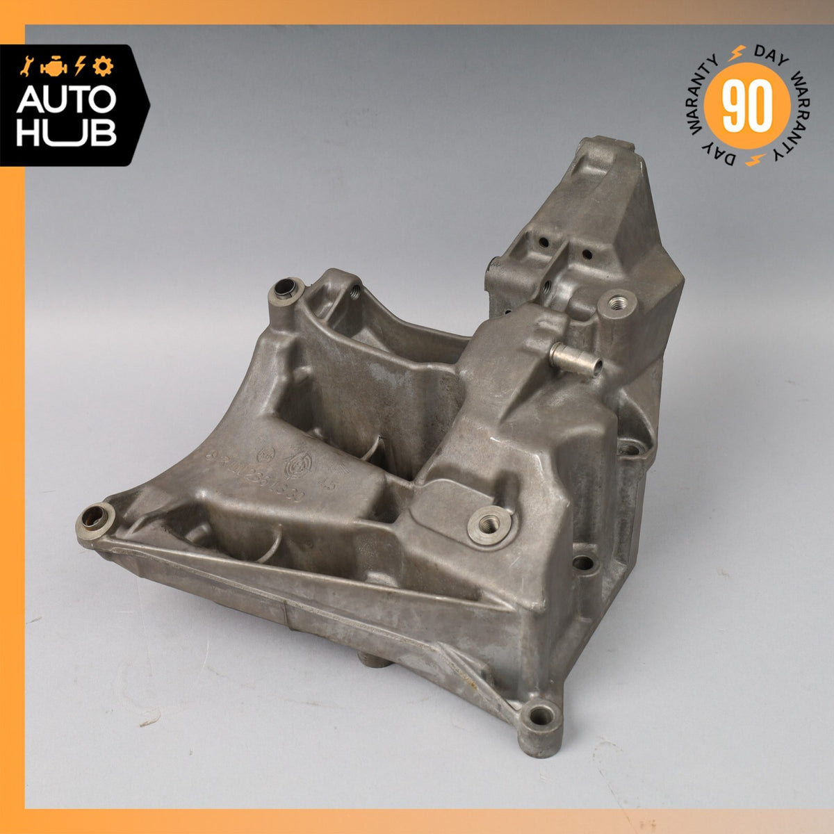 01-04 Mercedes R170 SLK230 Engine Motor AC A/C Compressor Bracket 1112361330 OEM - photo 1