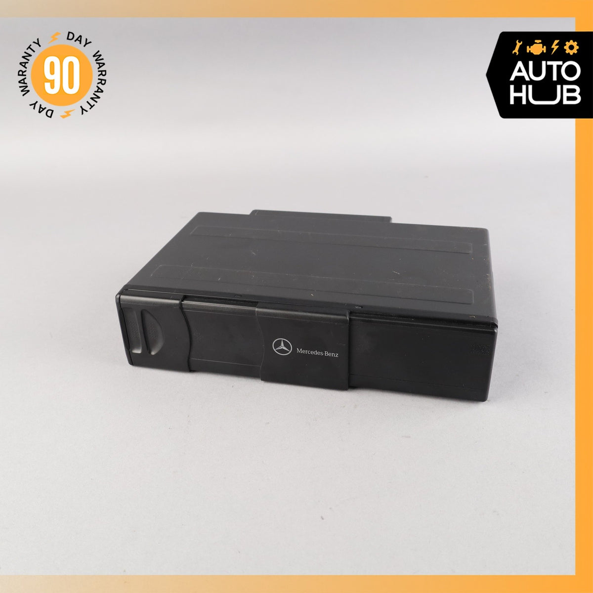 03-08 Mercedes R230 SL500 S430 CLK500 S430 CD Changer 6 Disk Player MC3330 OEM - photo 2