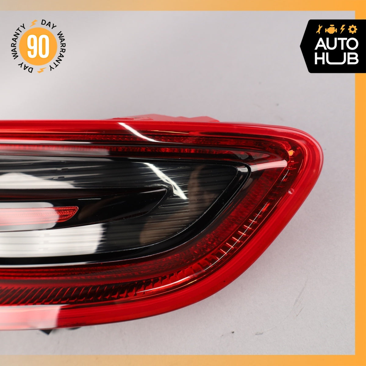 15-18 Porsche Macan 95B S GTS Right Side Outer Tail Light Lamp 95B945096E OEM - photo 6