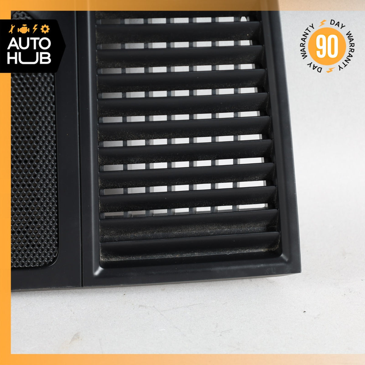 15-18 Porsche Macan 95B Dash Dashboard Speaker Cover Grille Grill 95B858189C OEM - photo 6