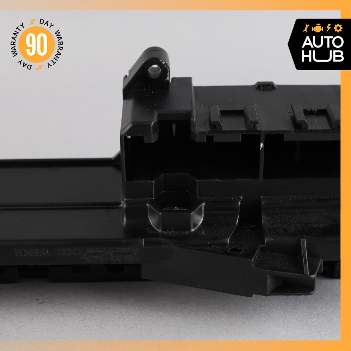 BMW E64 650i Front Dash Power Distribution Fuse Relay Box OEM 71k - photo 8