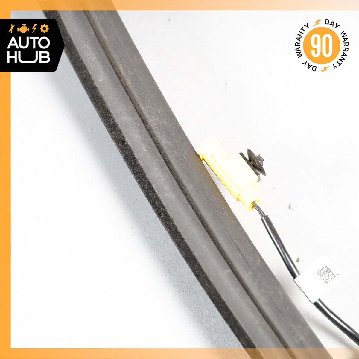 2012 Aston Martin Rapide Front Right Side Door Upper Seal Rubber OEM 11k - photo 15