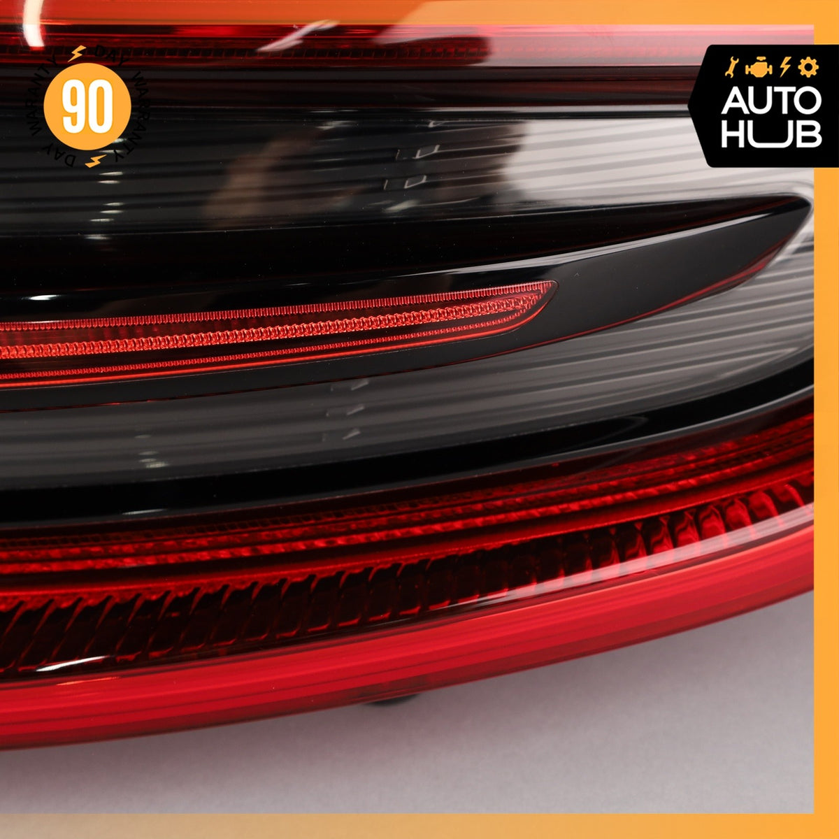 15-18 Porsche Macan 95B S GTS Right Side Outer Tail Light Lamp 95B945096N OEM - photo 8