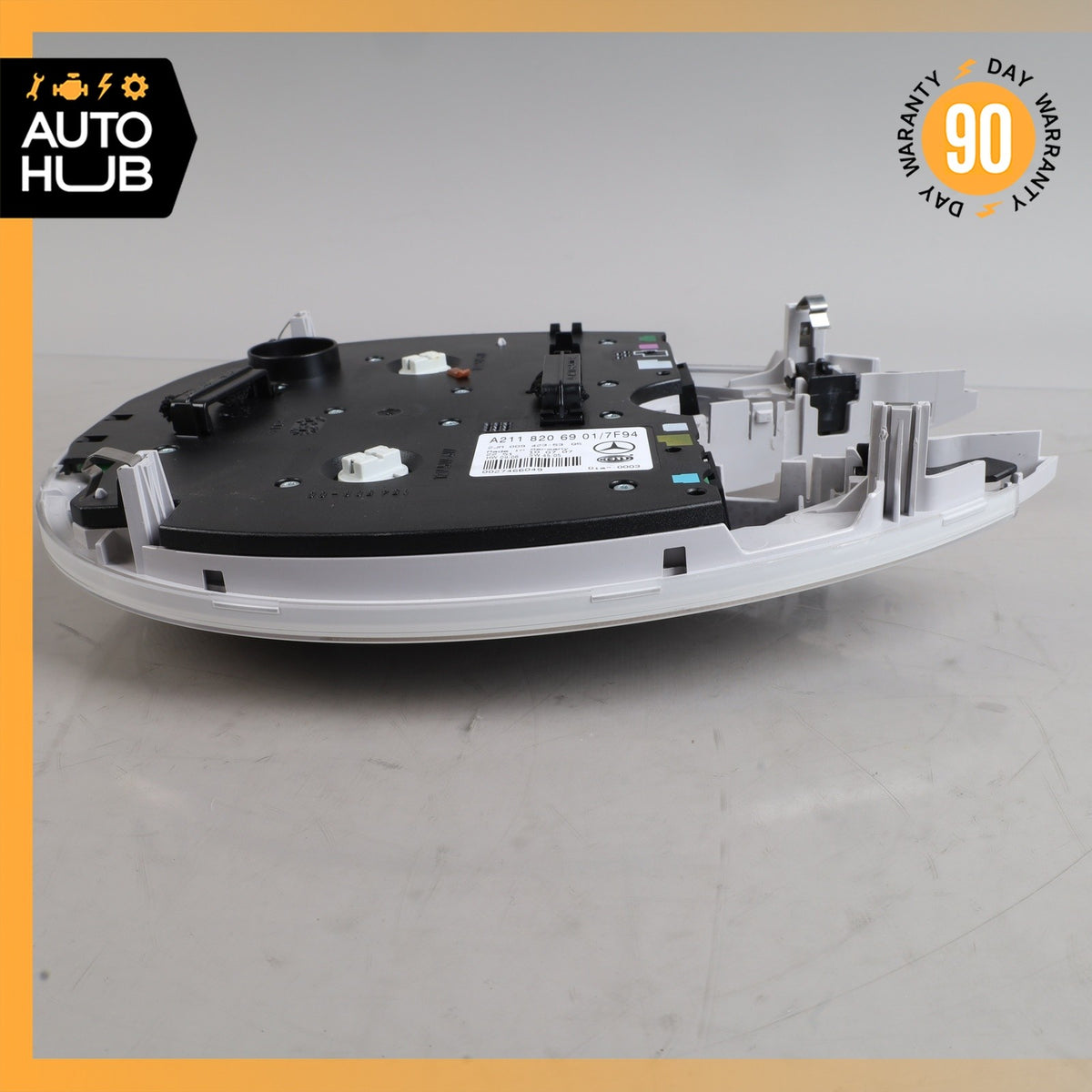 03-09 Mercedes W211 E350 E320 Front Overhead Dome Light Gray 2118206901 OEM - photo 11