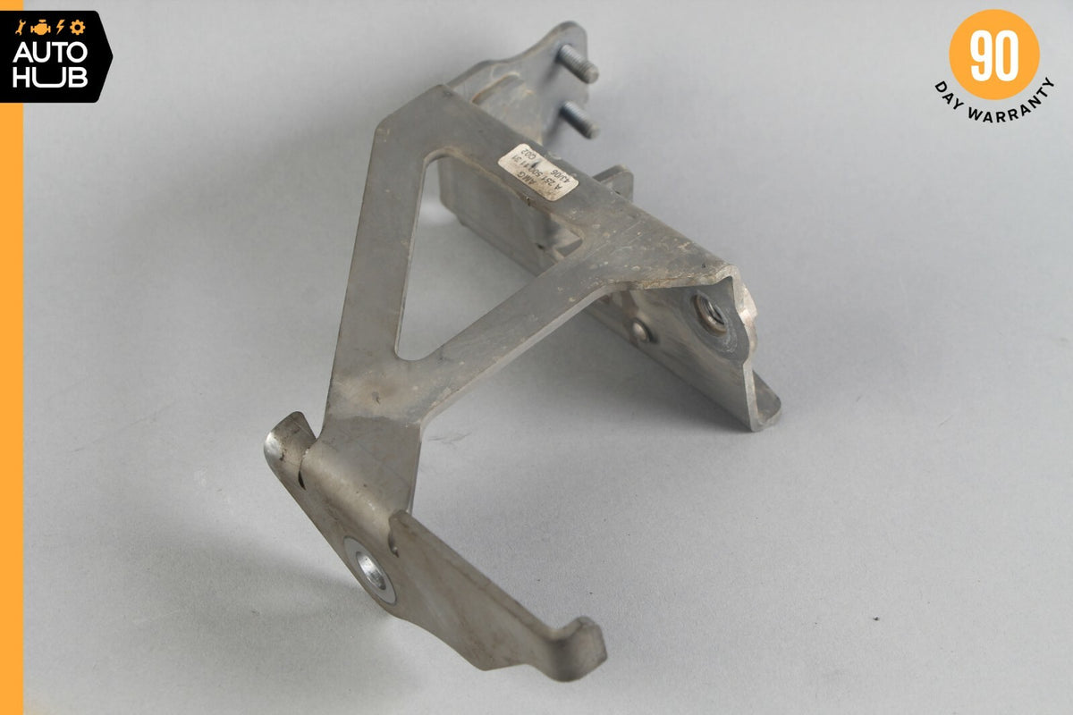 07-11 Mercedes W164 ML63 R63 AMG Left Engine Oil Cooler Mount Bracket 2515001131 - photo 2