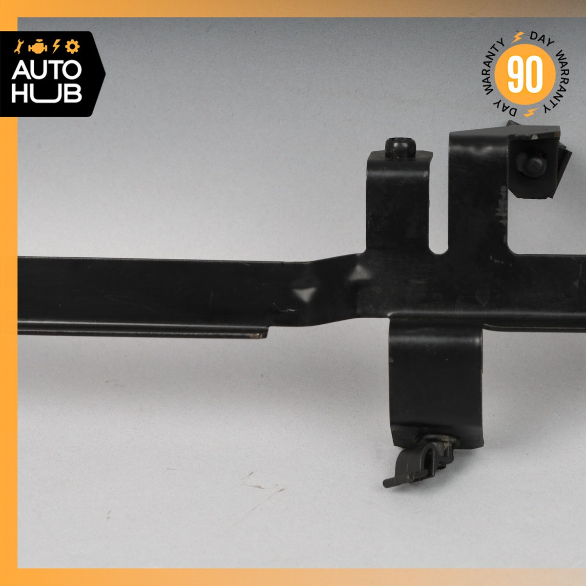2005 Maserati Quattroporte M139 Engine Motor Left Side Brake Vacuum Line Bracket - photo 9