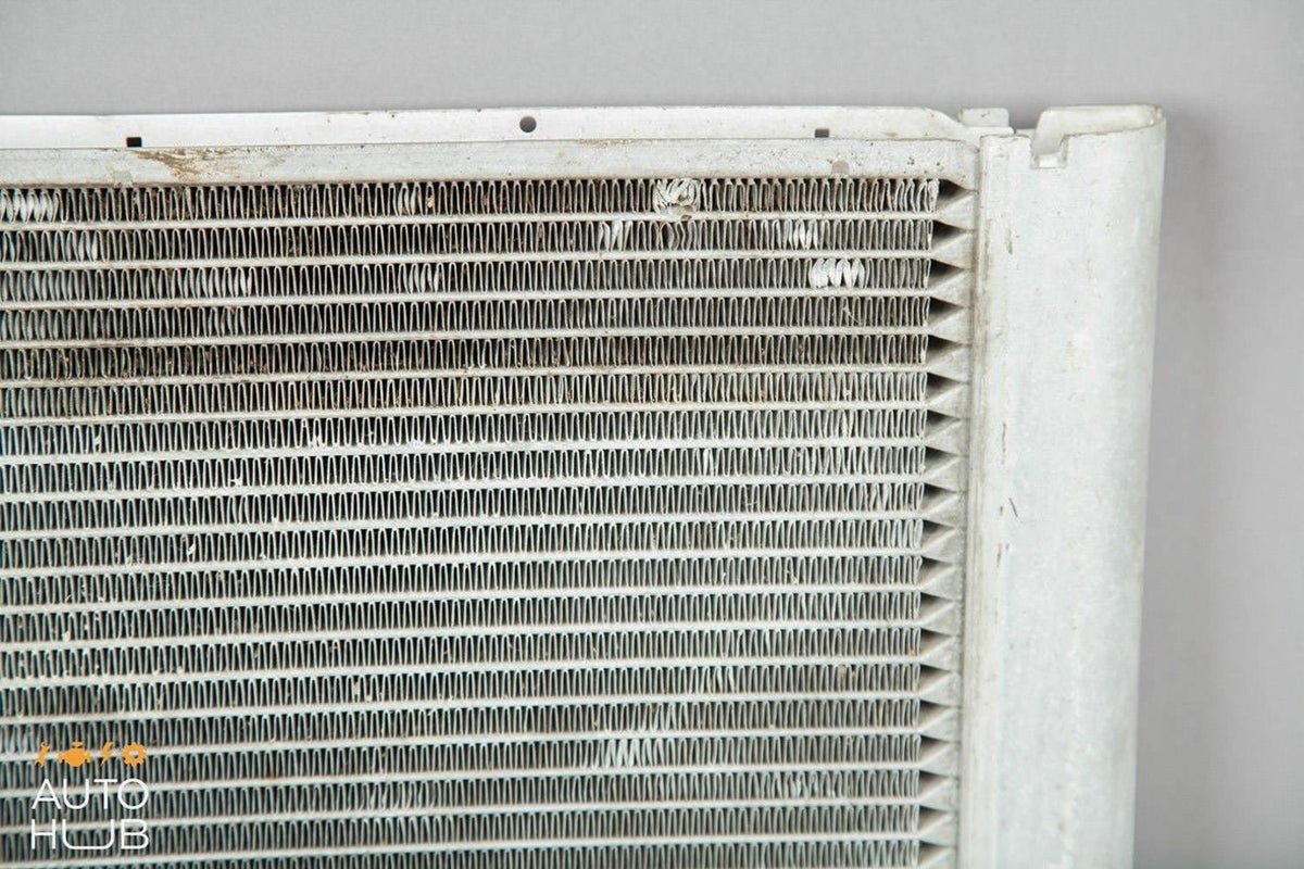 03-05 Land Range Rover L322 HSE 4.4 Engine Cooling Radiator PCC000850 OEM - photo 2