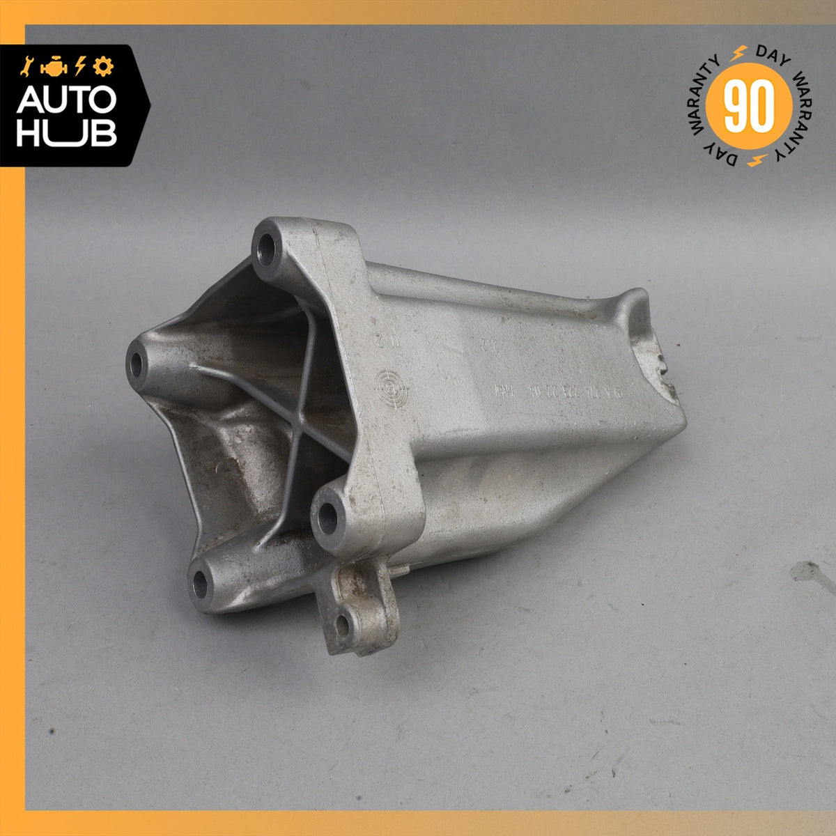 Meredes X253 GLC300 Engine Motor Right Side Mount Bracket OEM - photo 12