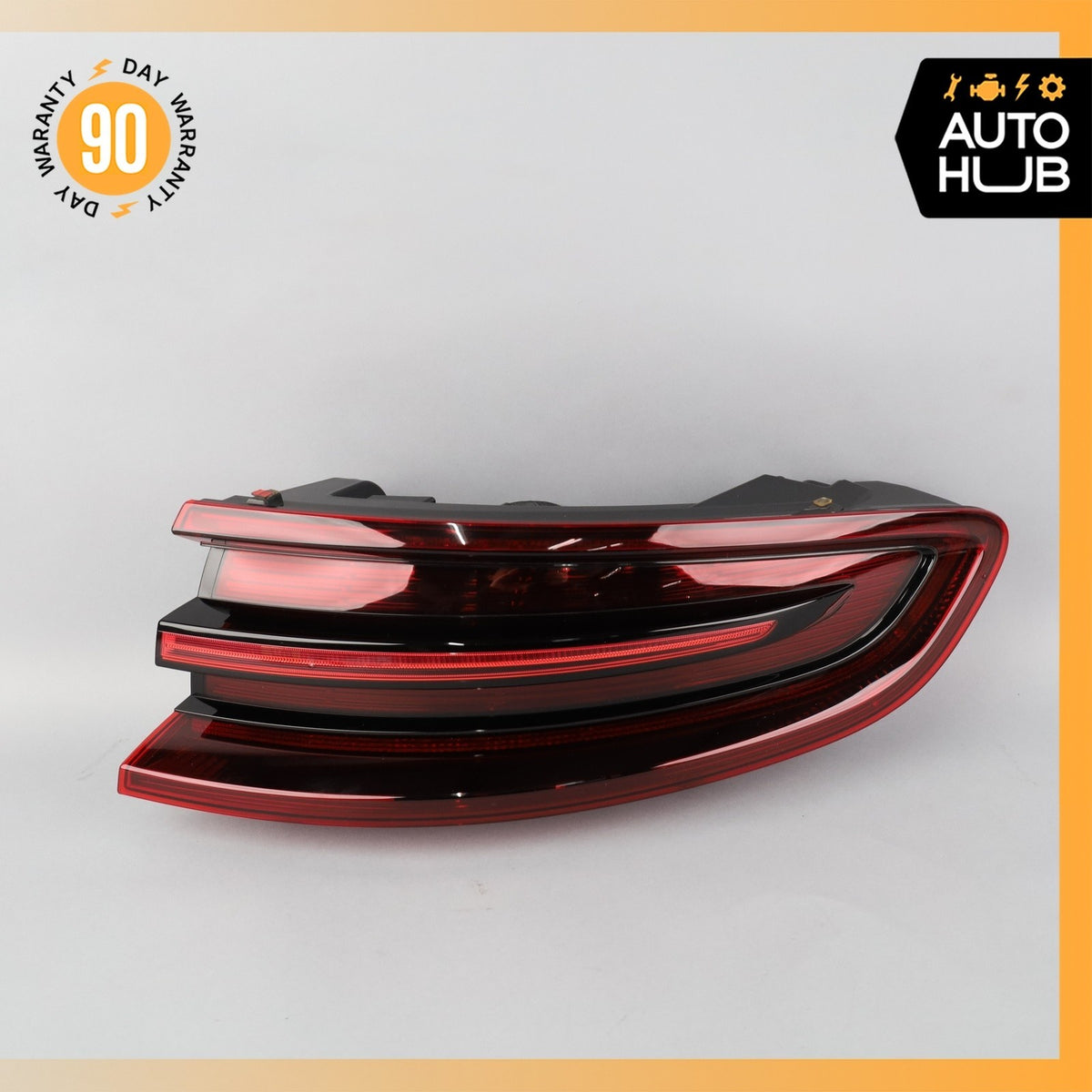 15-18 Porsche Macan 95B GTS Right Side Outer Tail Light Lamp 95B945096C OEM - photo 2