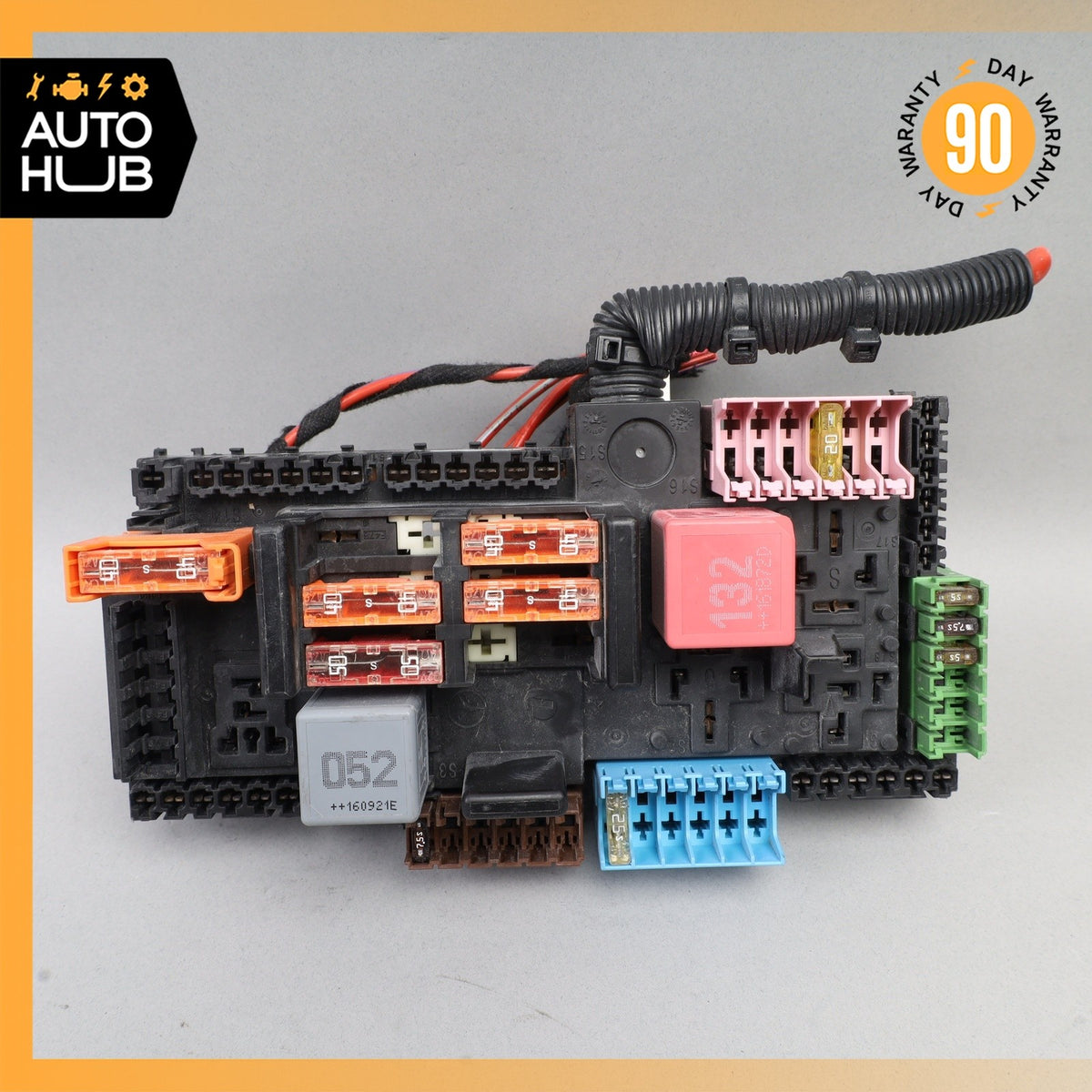 Mercedes W213 E300 Rear Trunk Fuse Box Relay 2139068801 OEM - photo 2