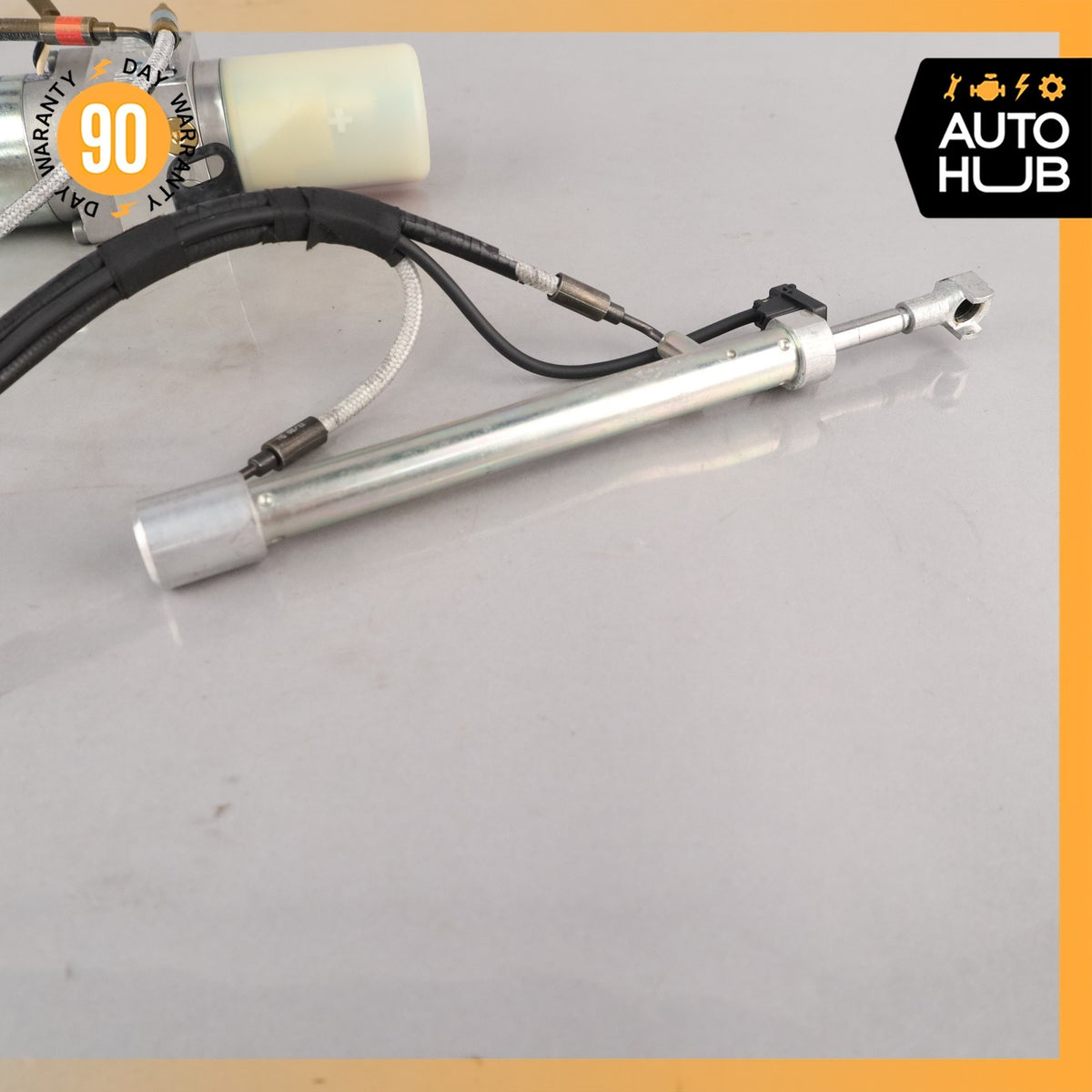 Mercedes W221 S550 Trunk Lid Locking Hydraulic Pull Down Pump w/ Foam Case OEM - photo 3