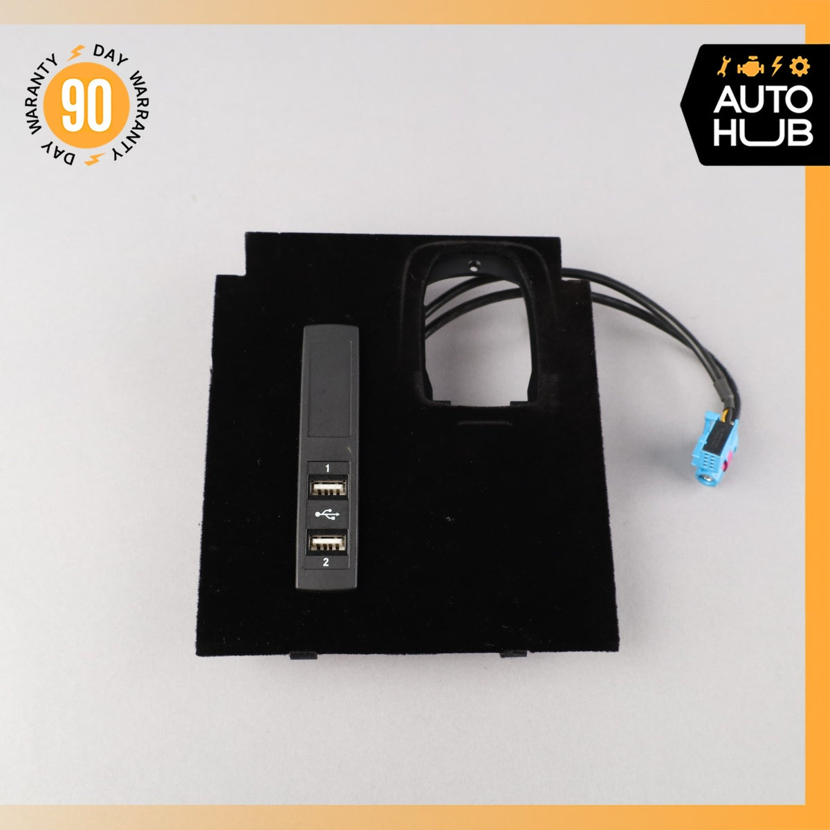 14-17 Mercedes W217 S550 S600 S63 AMG Center Console Socket USB Port w/ Trim OEM - photo 7